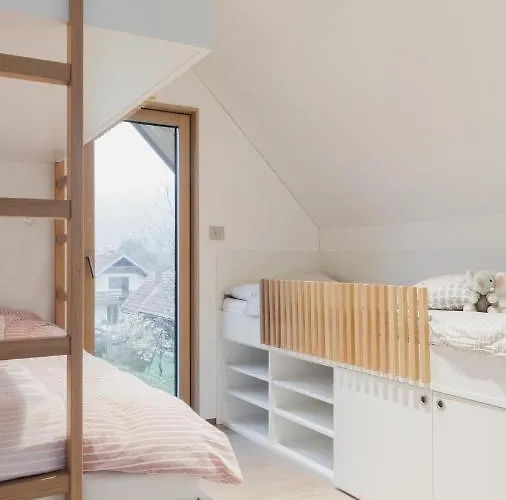 House Bale, Bale بيت للعطل *