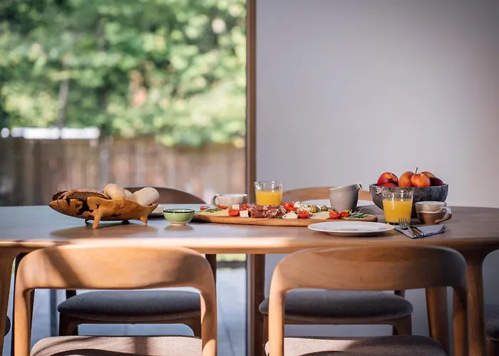 بيت للعطل House Bale, Bale *